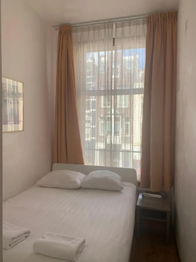 Budget Hostel Sphinx Amsterdam 0*,  Nederland